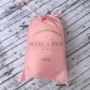 🛒 *NIP* Blush Pink Silicone Wine Glasses